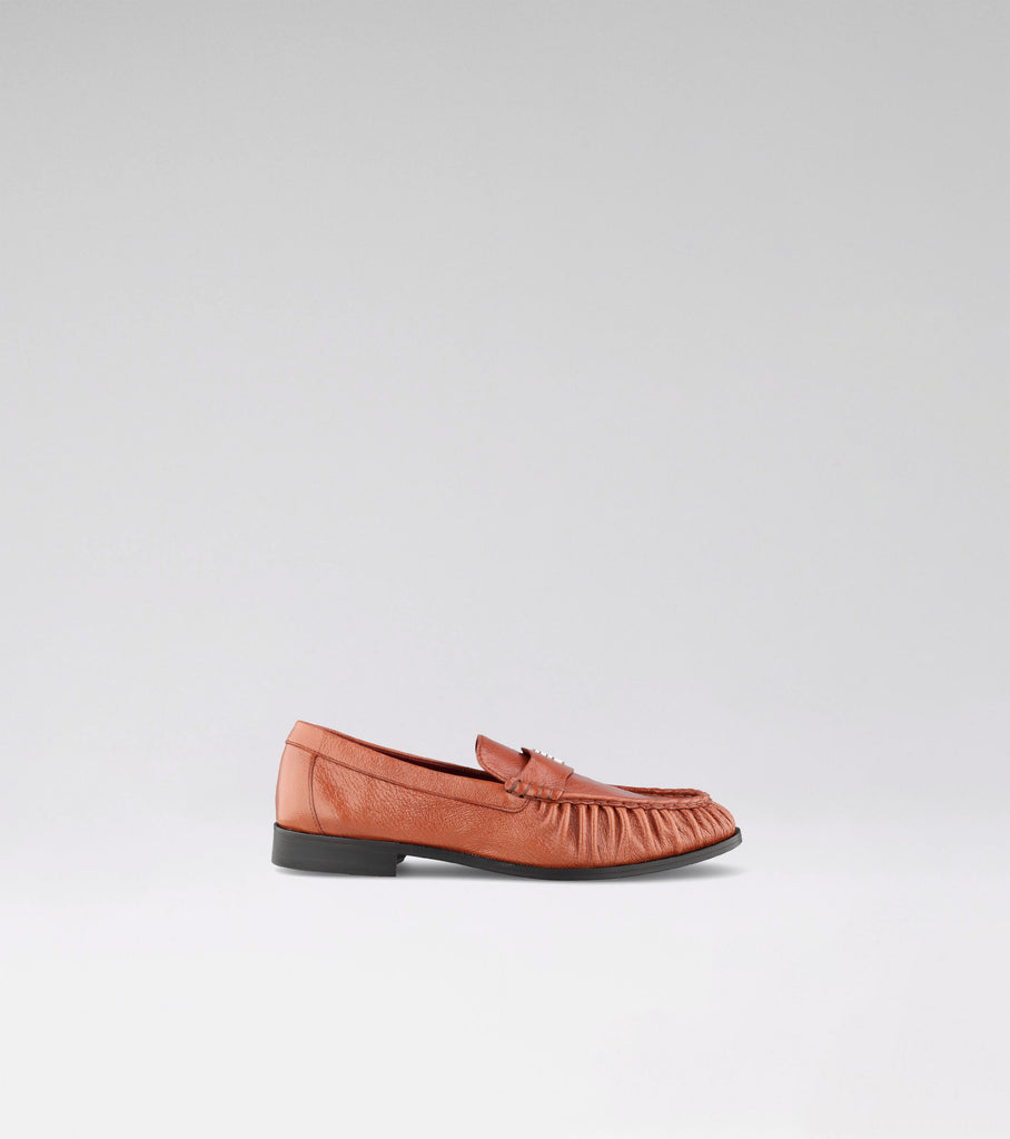 FLAT  LOAFER