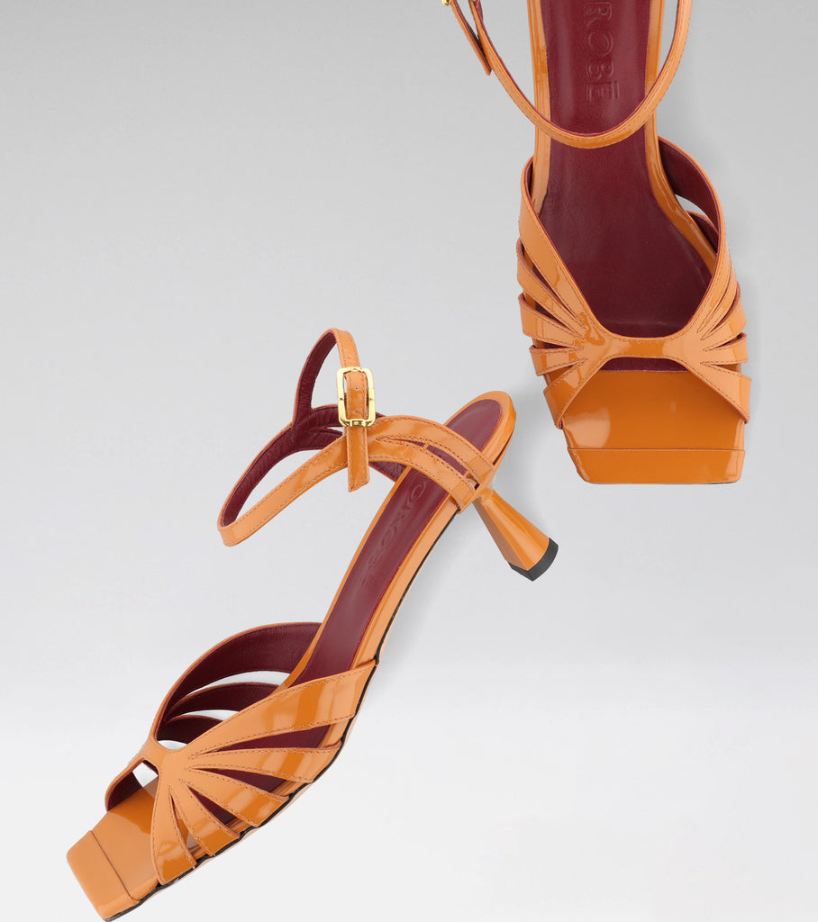 GIOIA leather sandal with curved straps, squared toe and 60 mm heel.