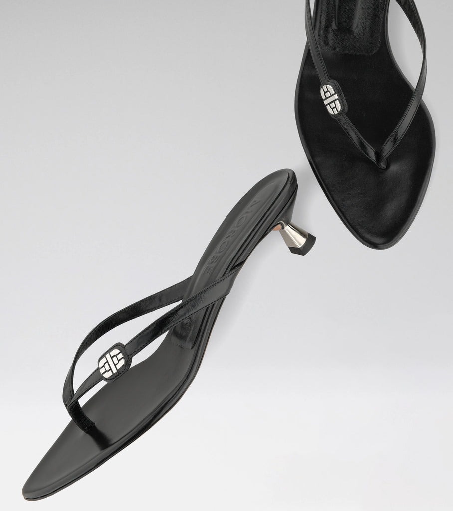 thong sandals in black 