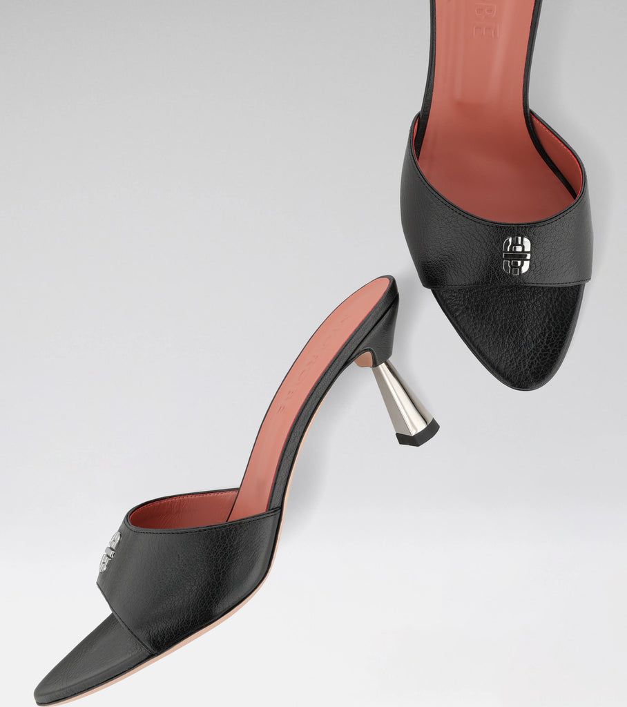 heeled mule in black leather 