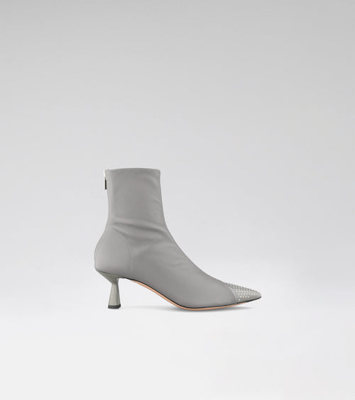 LUA STUDS 04