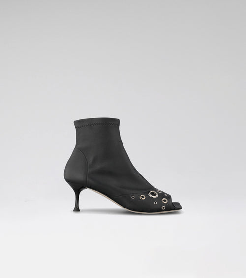 LUZ RIVETS 01