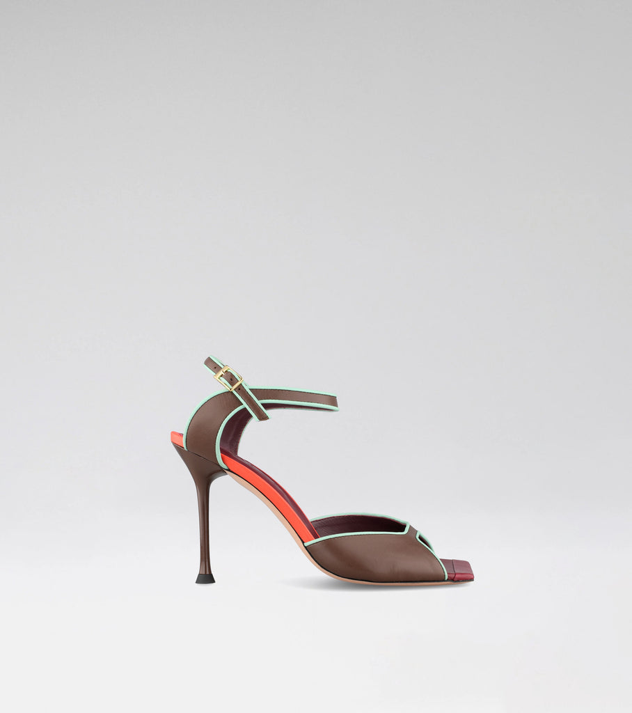 MANUELLE brown leather sandal with colour-contrasting trim, squared toe and 100 mm heel.