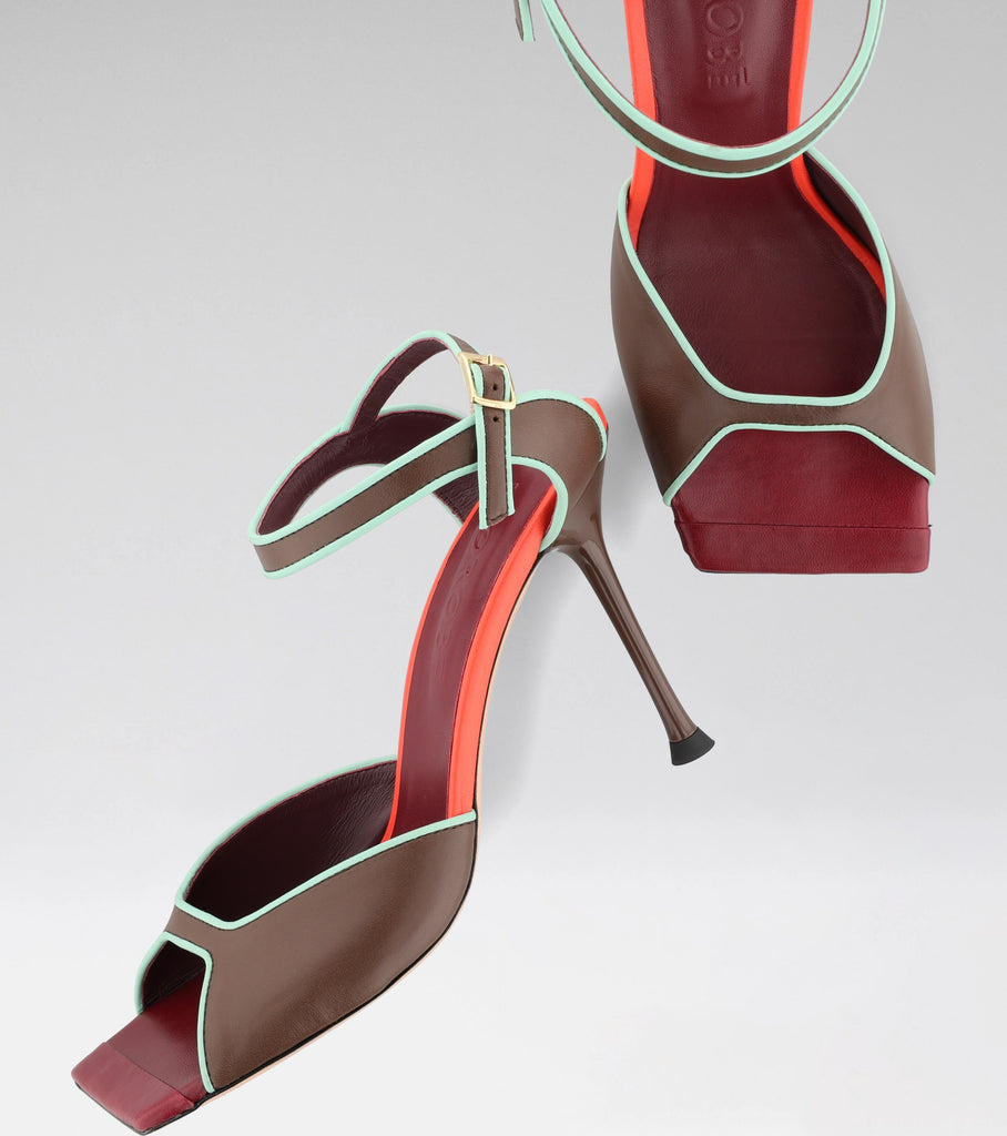 MANUELLE brown leather sandal with colour-contrasting trim, squared toe and 100 mm heel.