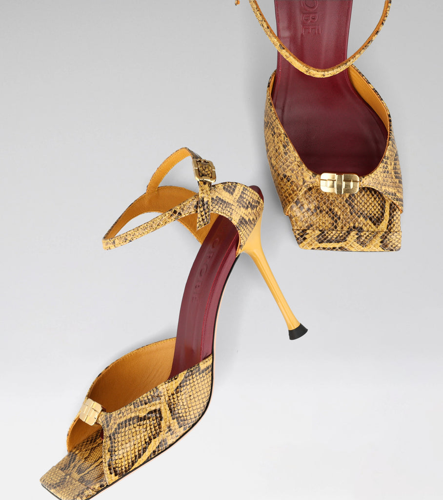MIMI LOGO sandal with a squared toe, MOROBÉ brooch and 100 mm heel. 