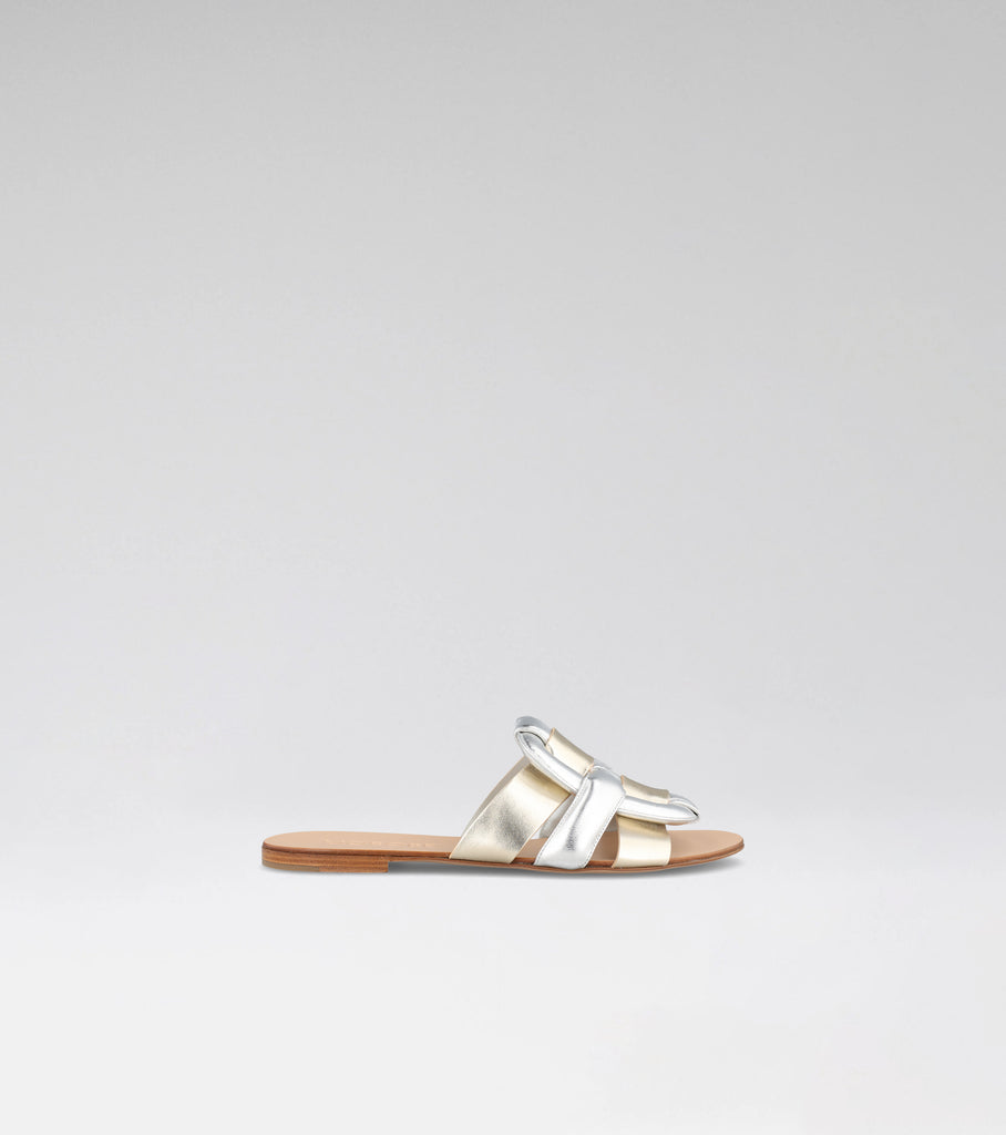 flat sandal