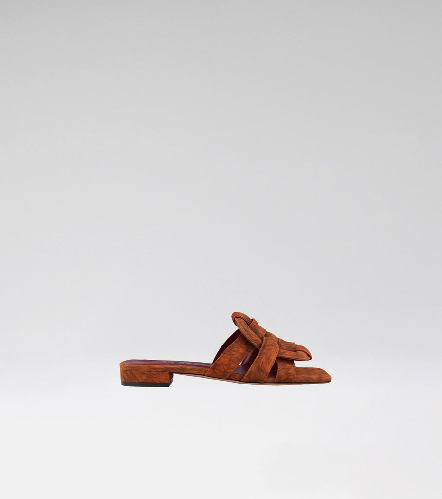 flat sandal 