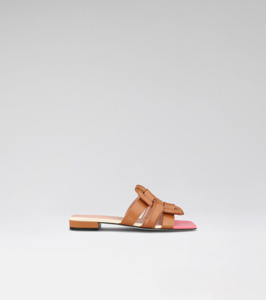 flat sandal