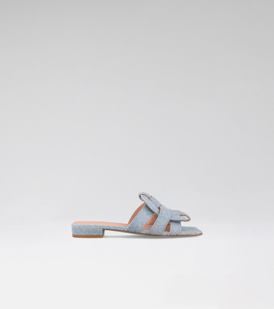 flat sandal