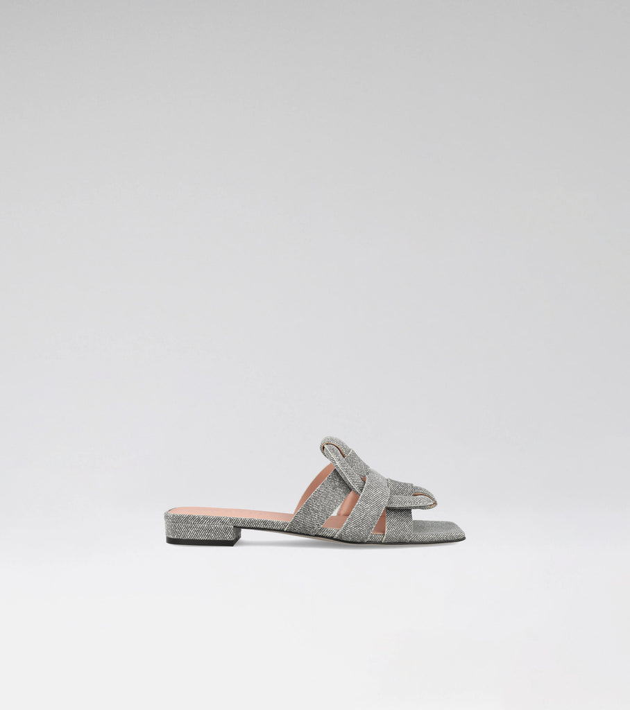 flat sandal
