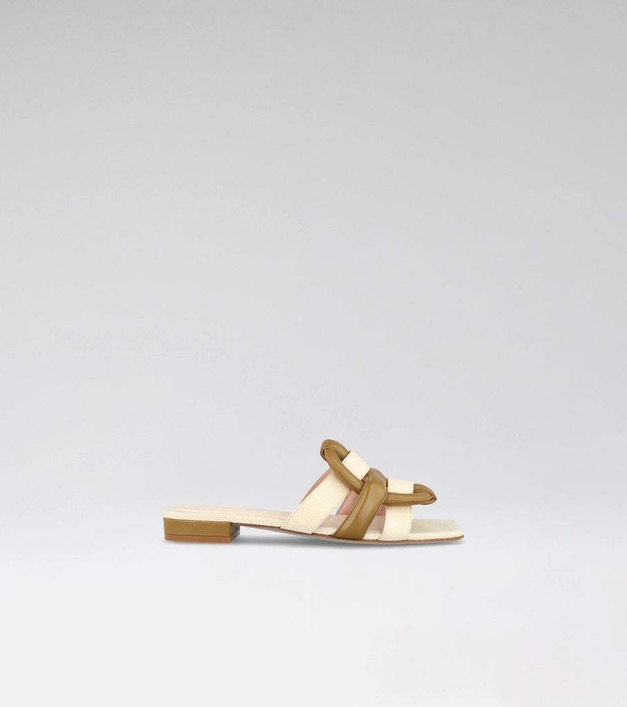 flat sandal
