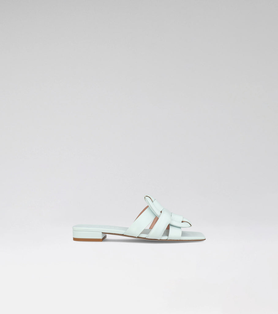 flat sandal