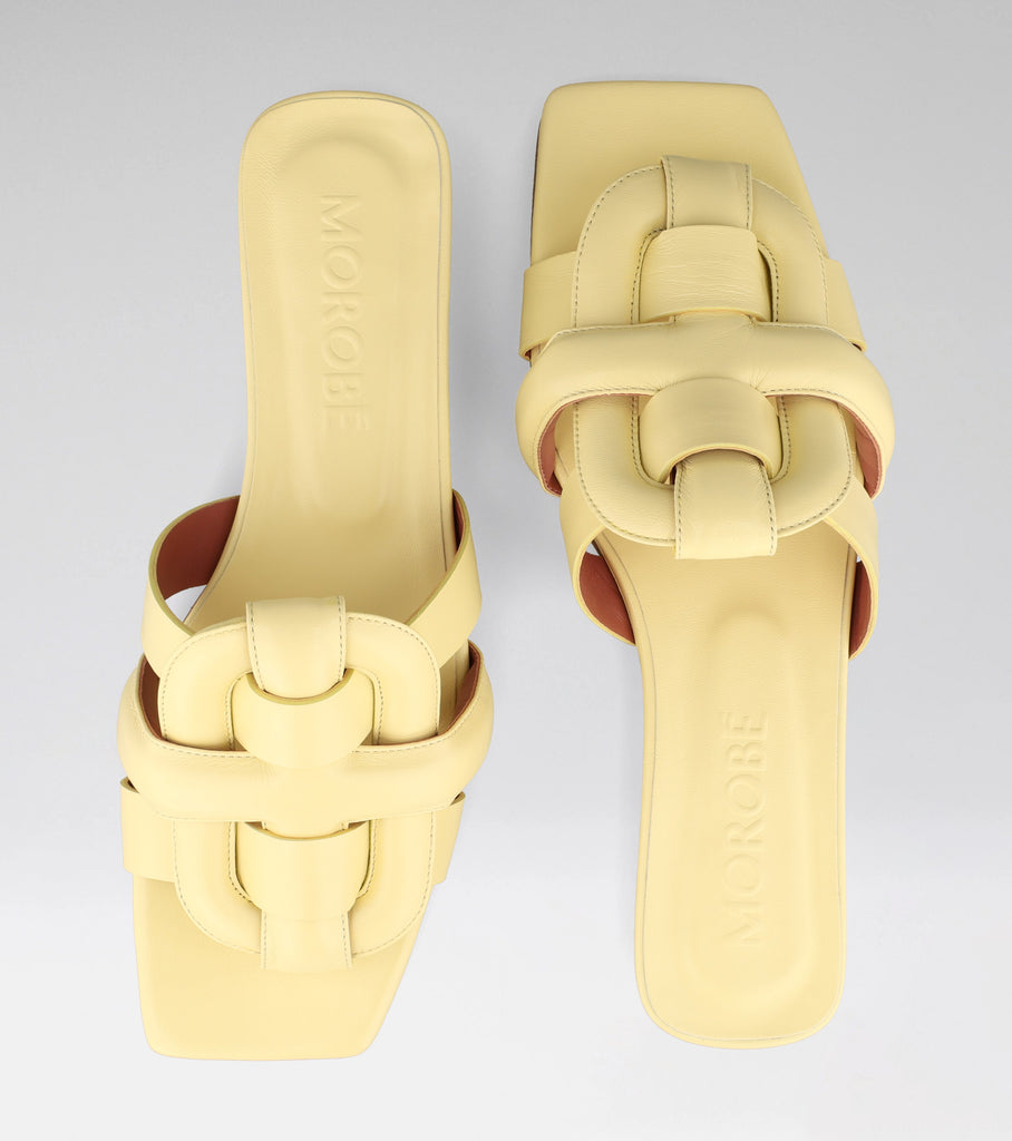 FLAT SANDAL